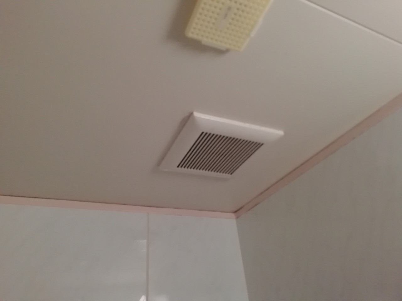 浴室換気扇の交換工事（FY-17C8）京都市北区西賀茂