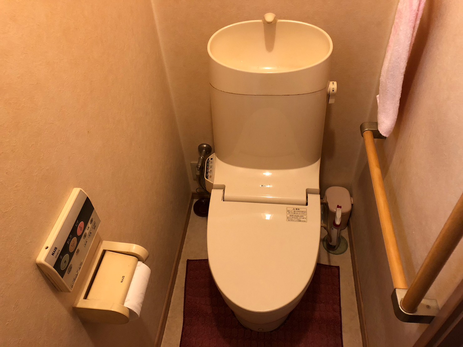 トイレ交換工事 TOTO 床置床排水大便器ピュアレストQR CS232B#SC1 便座