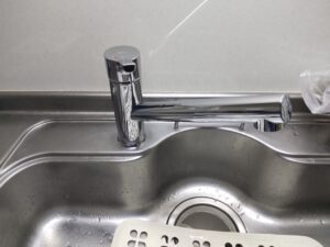 【現場レポート】　LIXIL(ﾘｸｼﾙ) キッチン用水栓シングルレバー混合水栓 クロマーレS　