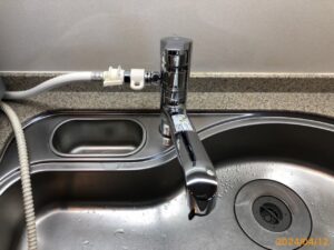 【現場レポート】リクシル　キッチン水栓交換　リクシル クロマーレ シャワーホース付き　SF-HB452SYX　