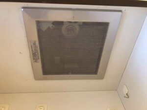 今回は京都市左京区の不動産管理会社様よりキッチン換気扇交換のご依頼を頂きました✨FY-27BM/19