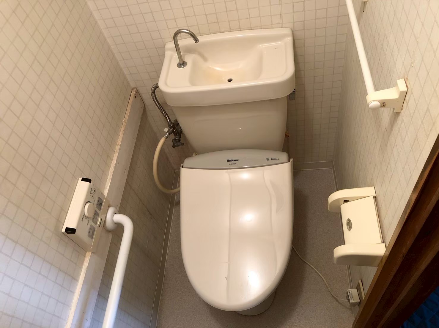 トイレ交換工事ＴＯＴＯ ピュアレストＱＲ 手洗付き + パナソニック ビューティトワレ  CS232BM+SH233BA 【京都市北区】