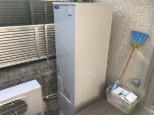 今回は京都市北区のお客様より電気温水器撤去・エコキュートへ交換のご依頼を頂きました😊三菱 エコキュート 追いだきフルオート ４６０ＬSRT-S467