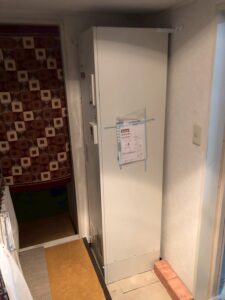 今回は京都市北区の不動産管理会社様より電気温水器交換のご依頼を頂きました😊三菱電機 電気温水器 給湯専用タイプ 角形  SRG-151G 