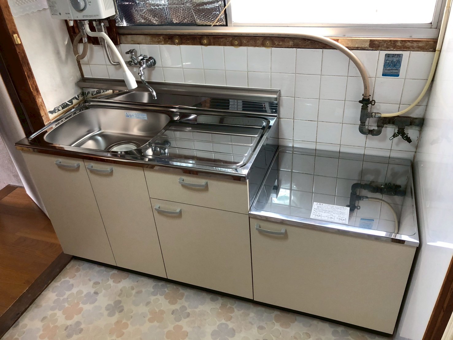 リクシル 流し台交換GKF-S-110SYNL＋コンロ台　GKF-K-60KR【京都市北区】