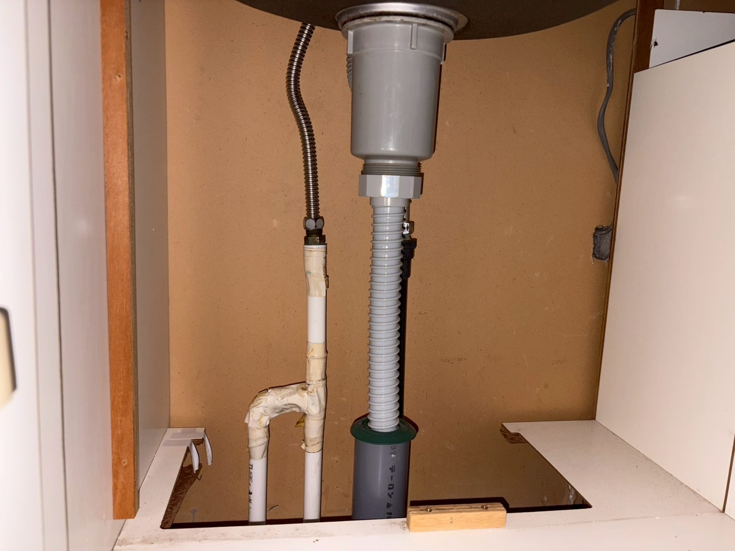 ＴＯＴＯ Ｖシリーズ 一面鏡 両扉収納 間口600 高さ1800 ｍｍ 洗面化粧台 LMPB060B1GDC1G+LDPB060BAGEN2A 洗面台新設工事【京都市北区のオーナー様より】