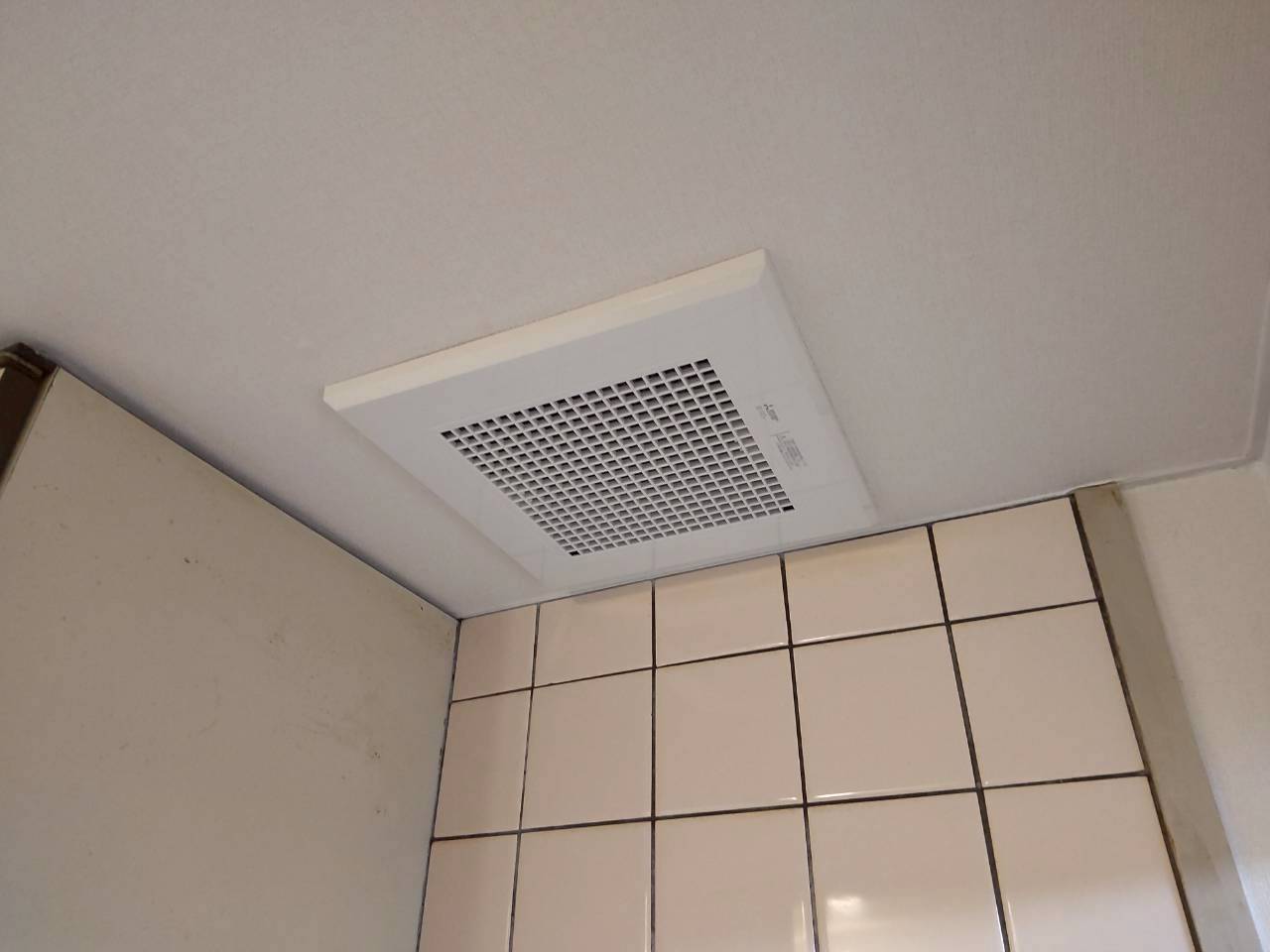 三菱電機 台所換気扇VD-10Z14  換気扇交換工事【京都市下京区の不動産管理会社様より】