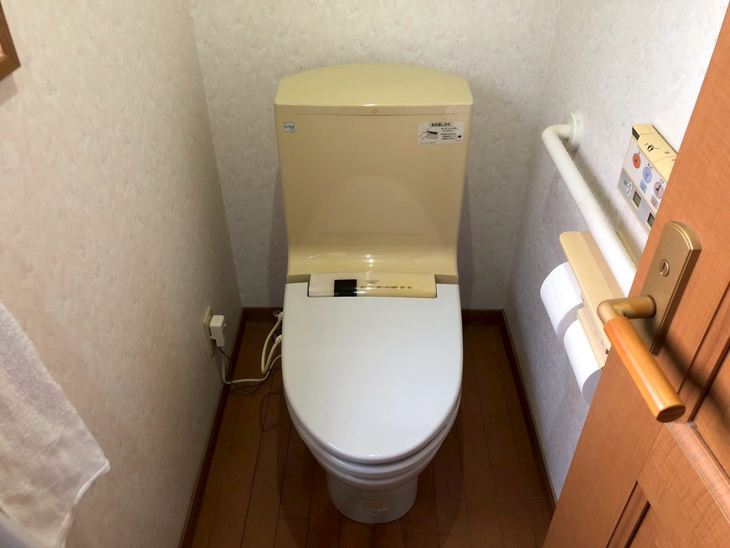 トイレ交換工事 TOTO CS232BM+SH232BA #SC1+Panasonic CH951SPF 【京都市北区】