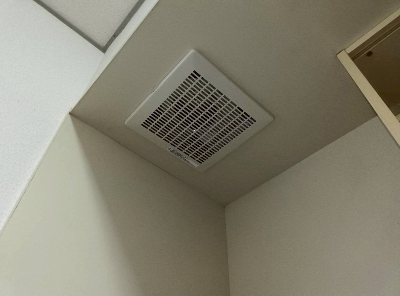 東芝 DVF-14MRK8　ダクト用換気扇交換工事〔京都市上京区のマンション管理会社様より〕