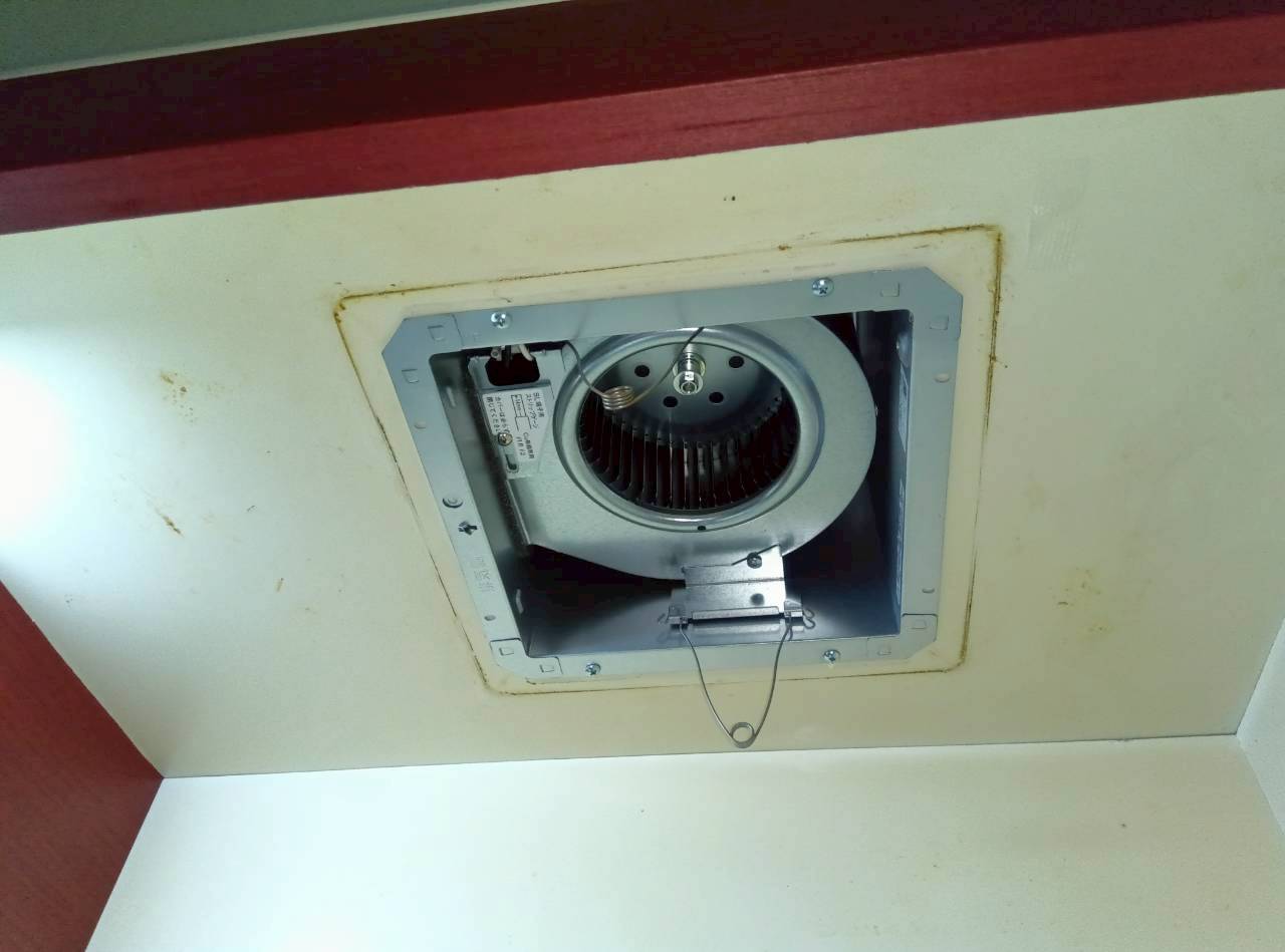 東芝 台所換気扇交換工事  DVF-14MRK8　【京都市下京区のマンション管理会社様より】