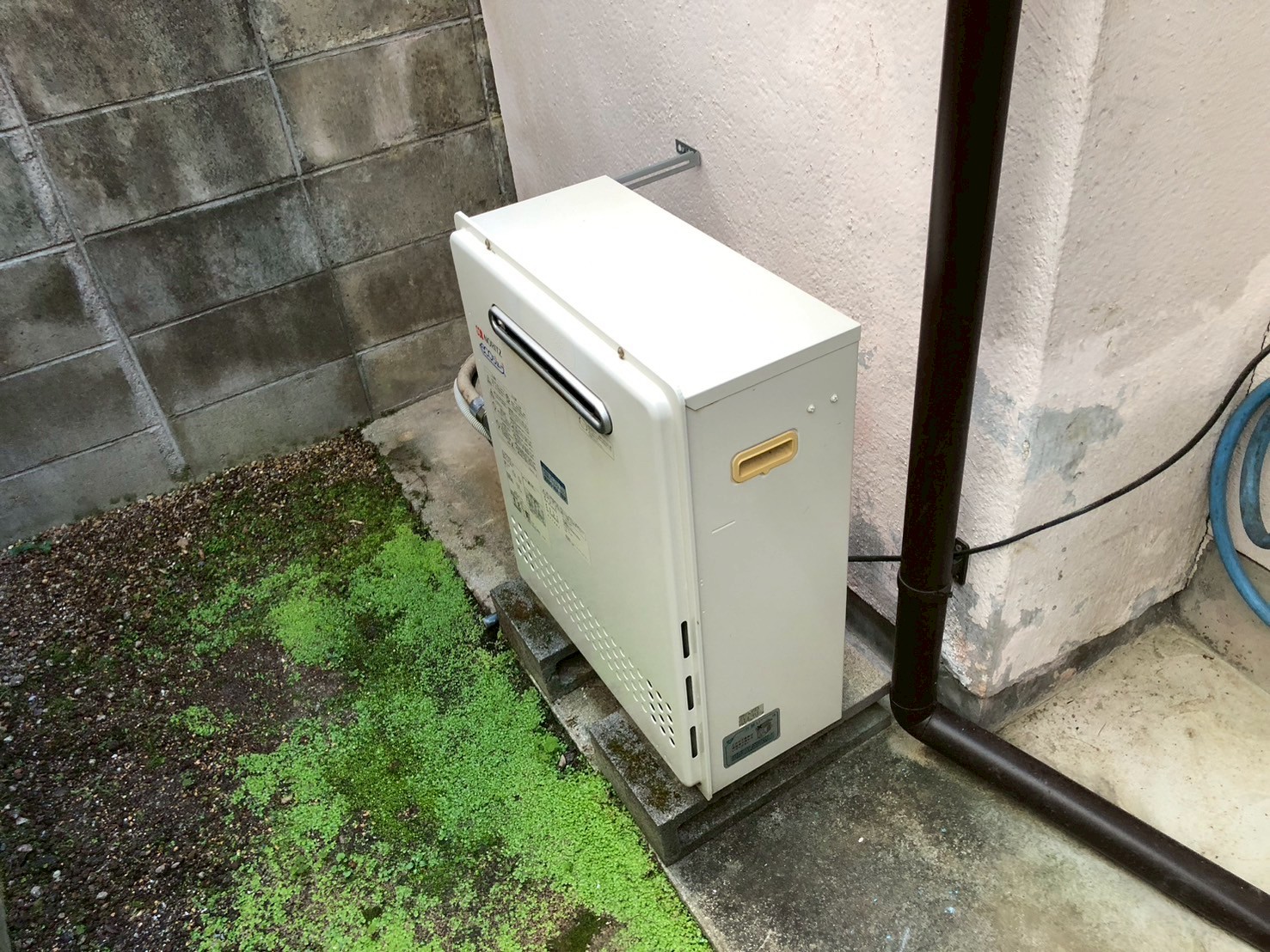 リンナイ　ガスふろ給湯器交換工事（エコジョーズ）　屋外据置型（追いだき付）RUF-E2405SAG(B)13A【京都市北区】