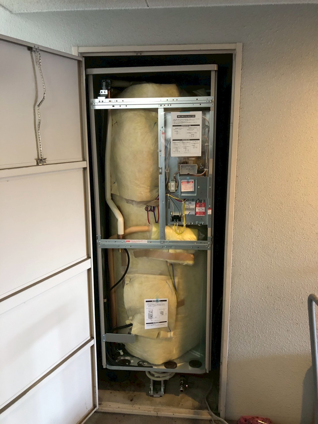 三菱　電気温水器交換工事 　給湯専用タイプ 角形 SRG-376G 【京都市北区の不動産管理会社様より】