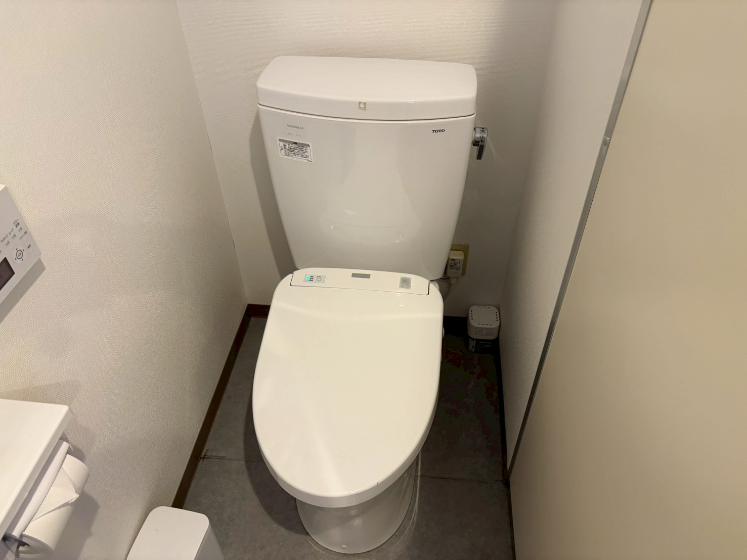 ＴＯＴＯ　ウォシュレット　アプリコットＦ１Ａ　オート便器洗浄タイプ　ホワイト TCF4714AK　#NW1　【 京都市中京区のビルオーナー様より】