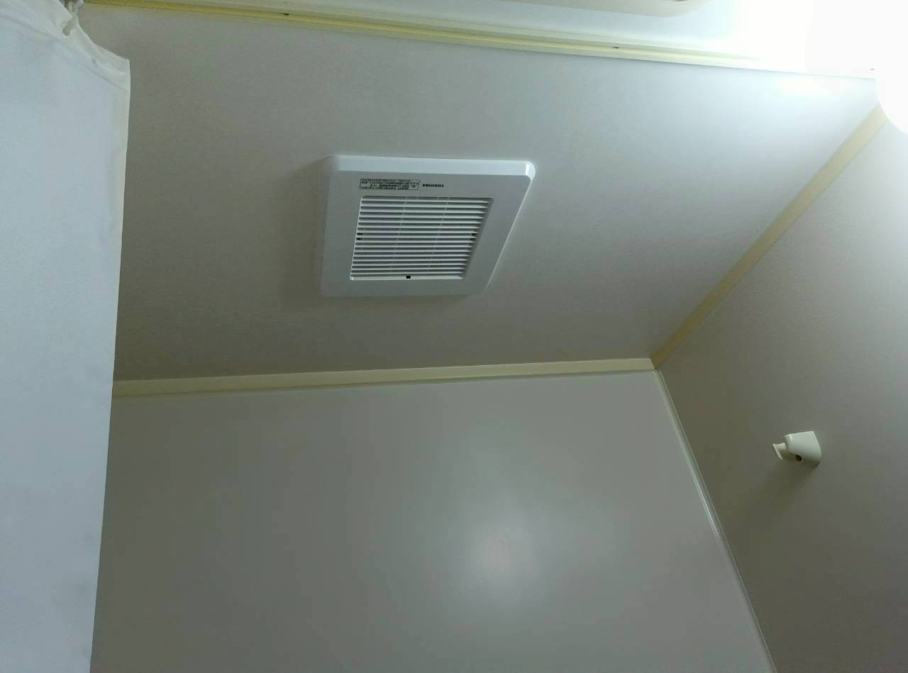 東芝 トイレ換気扇 DVF-T10L 【京都市上京区のマンション管理会社様より】