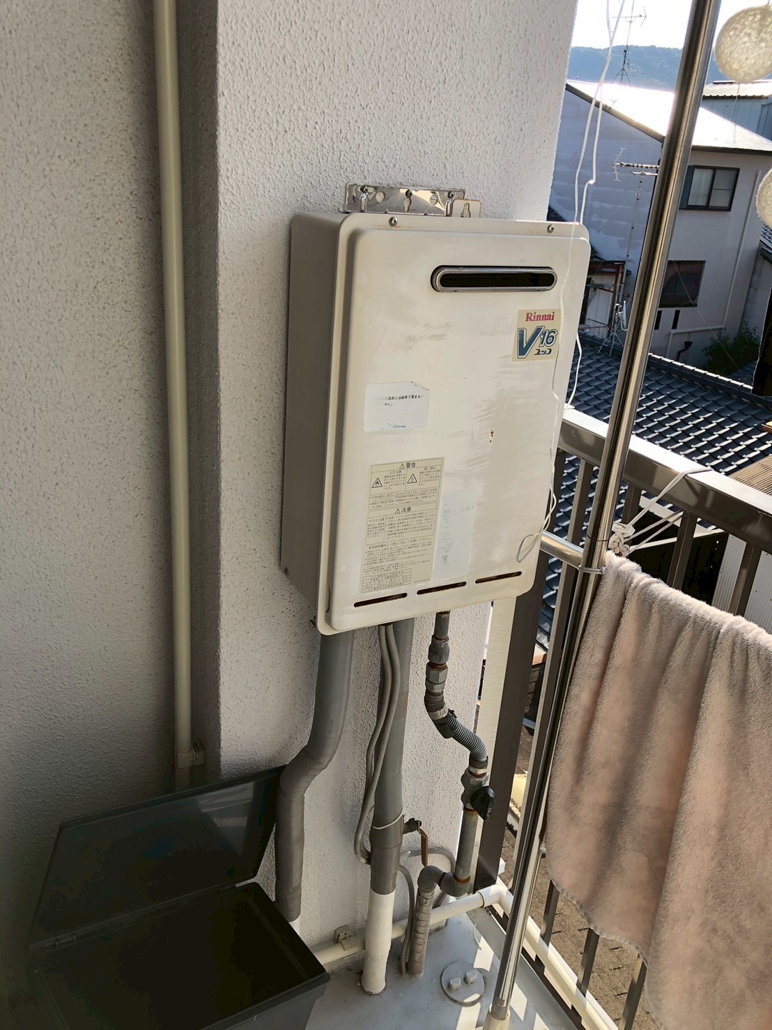 リンナイ ガス給湯器交換工事16号給湯専用 エコジョーズ RUX-E1616W(A) 13A【京都市上京区のマンション管理会社のお客様より】