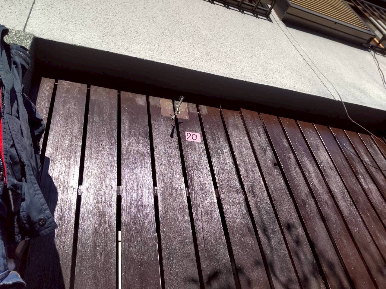 パナソニック 壁直付型 LED(昼白色) ウォールライト ステンレス製 防雨型 NNFS21851C LE9 防犯灯交換工事【京都市左京区】