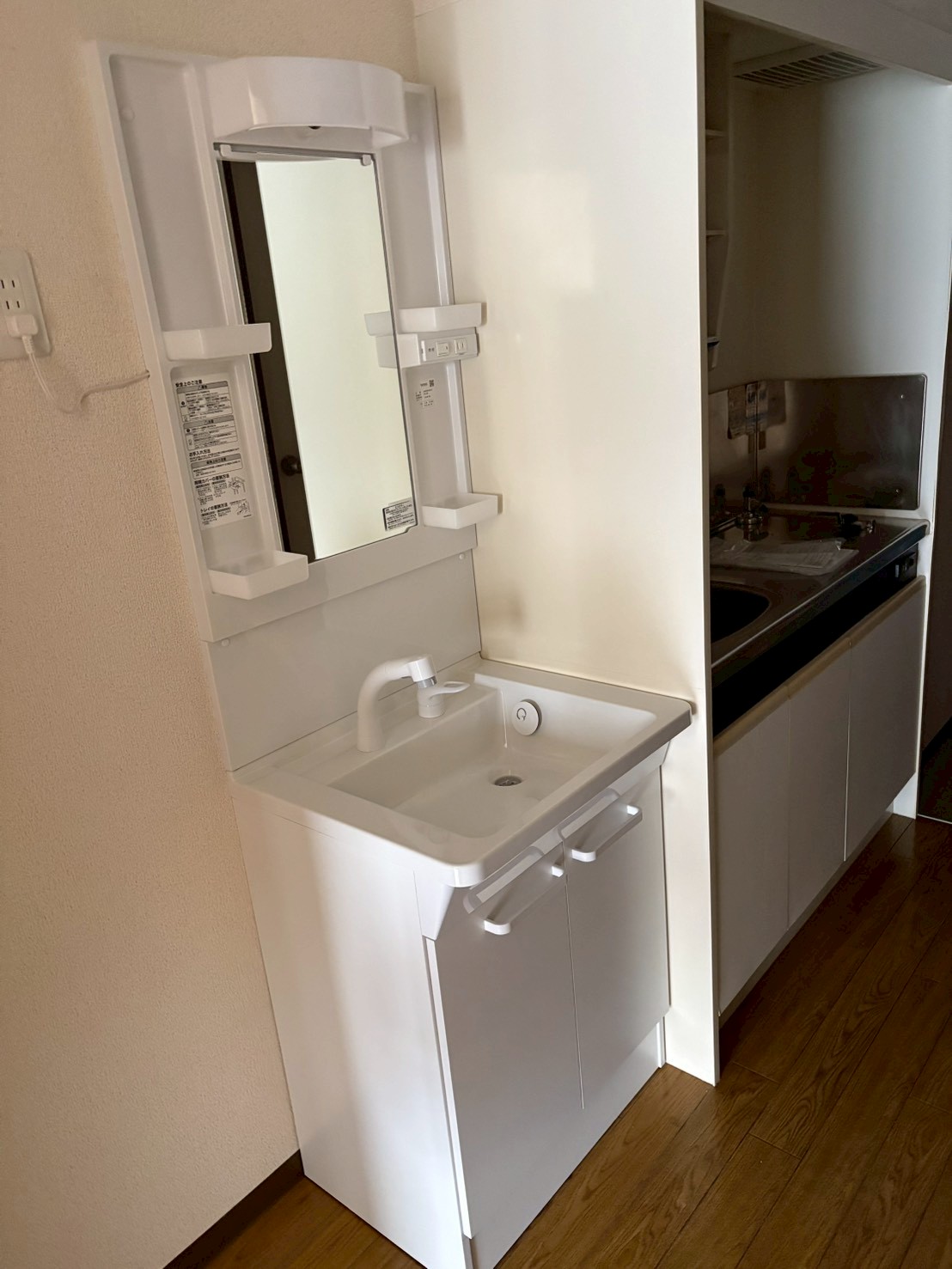 ＴＯＴＯ Ｖシリーズ 一面鏡 両扉収納 間口600 高さ1800 ｍｍ 洗面化粧台 LMPB060B1GDC1G+LDPB060BAGEN2A【京都市北区のマンションオーナー様より】