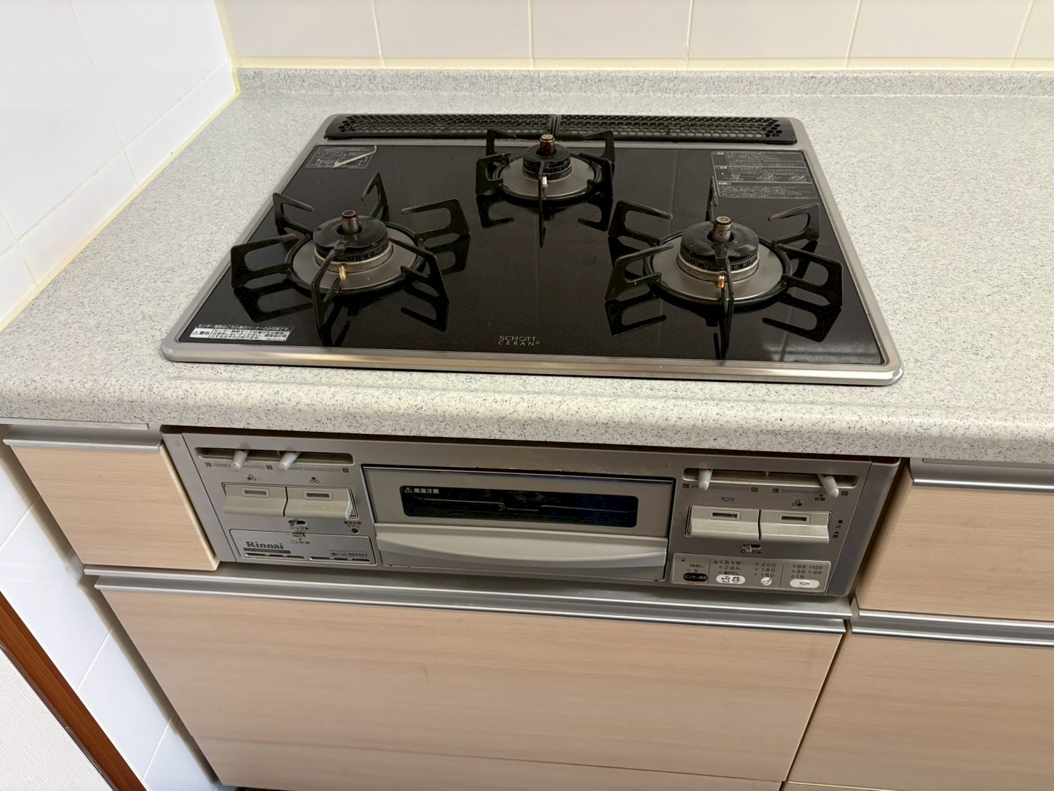 ガスコンロ交換工事 リンナイ リッセ ６０cm ガラストップ サテンシルバーRHS31W42J4RSTW【京都市上京区】