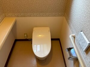 今回は京都市左京区のお客様よりトイレ交換のご依頼を頂きました😊TOTO ウォシュレット一体型 GGA1 CES9C10