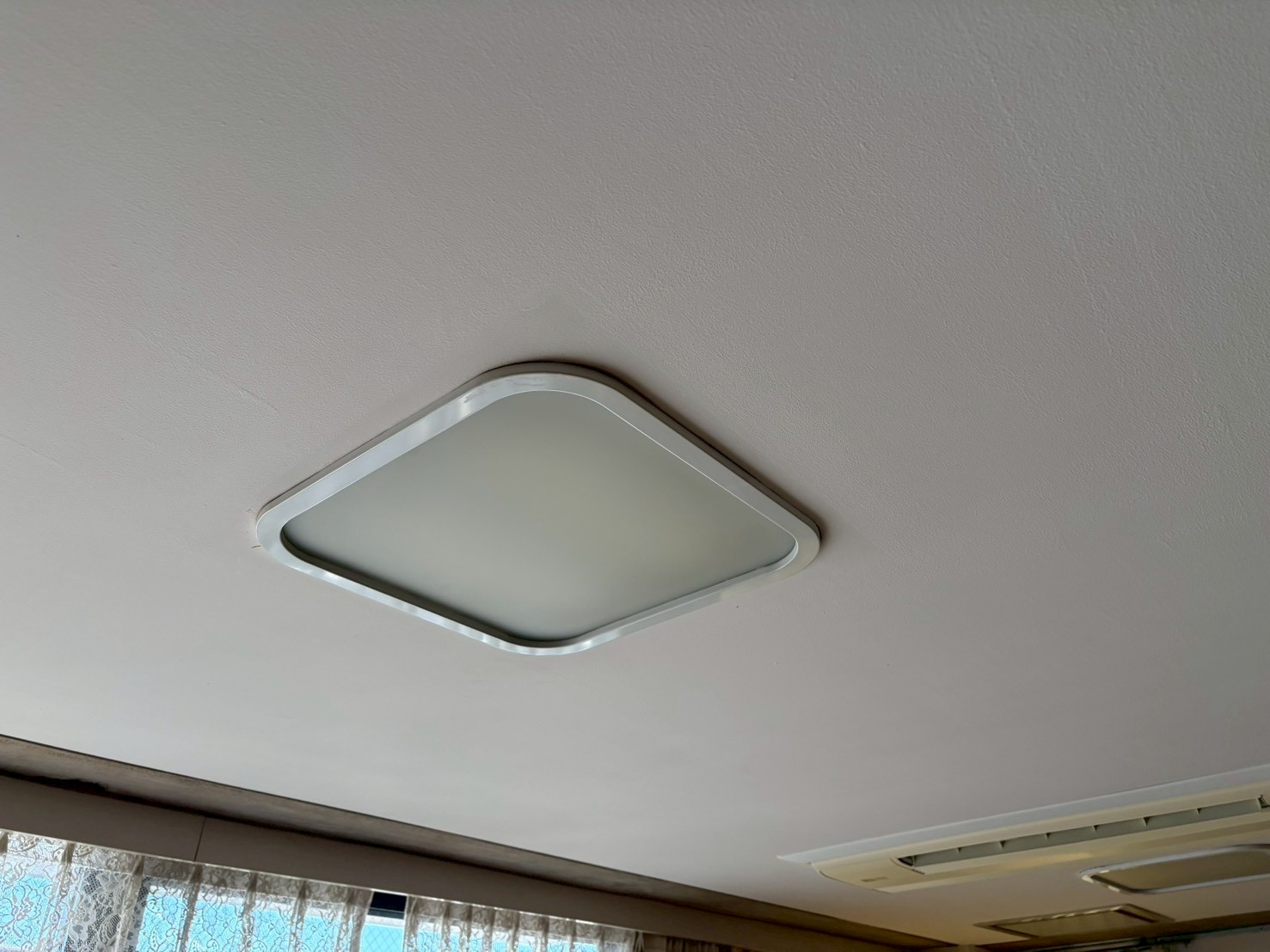 パナLED器具へ交換工事 パソニック 埋込形 一体型ベースライト スクエアシリーズ FHP32形×4灯 XL575PFVZ LA9【京都市北区】