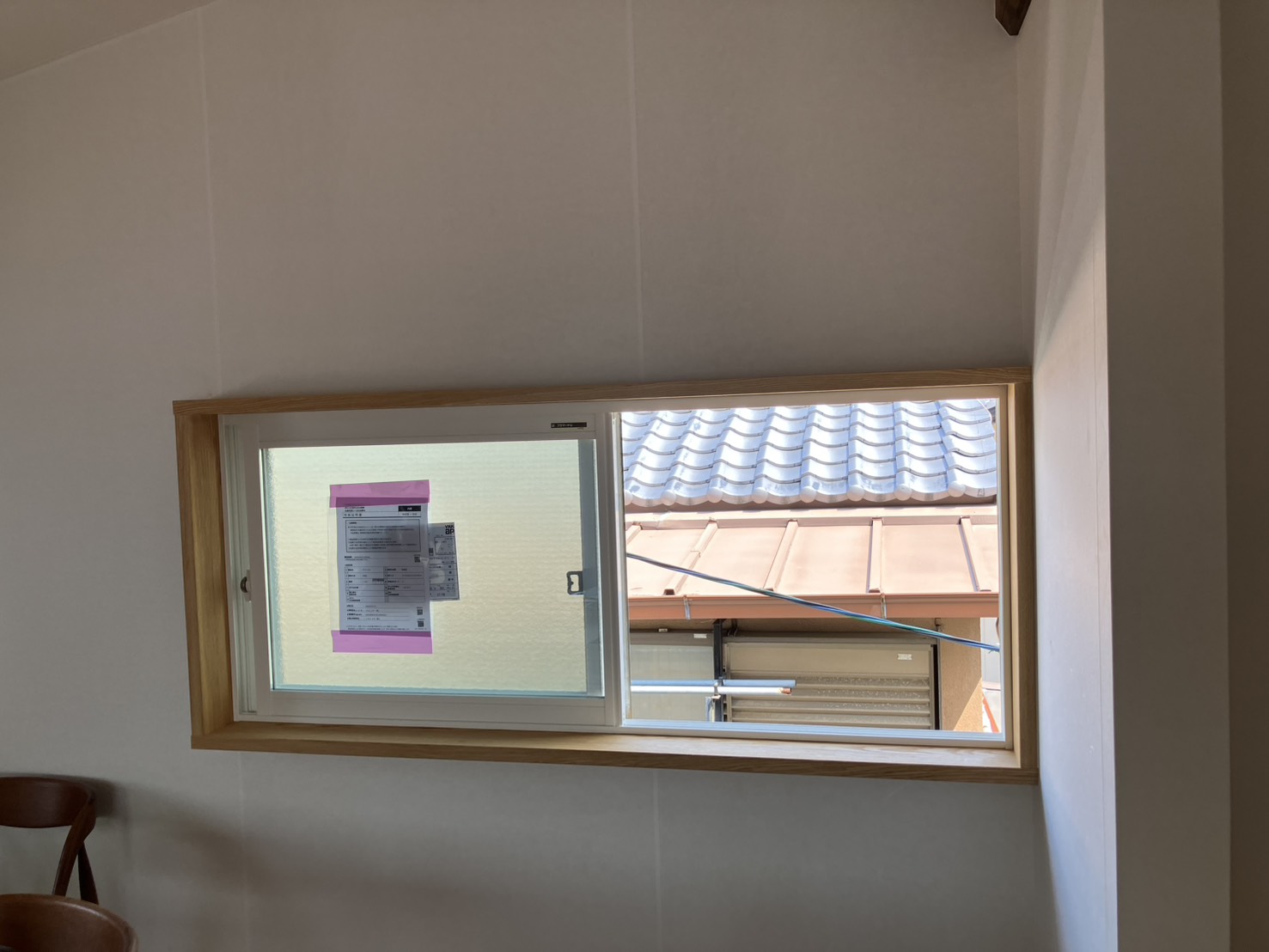 YKKapプラマードU 引き違いオーダー完成品 2枚建て  幅1638㎜高774㎜  複層    中桟ﾅｼLOWブルー透明 内窓リノベ 二重窓工事【京都市北区】