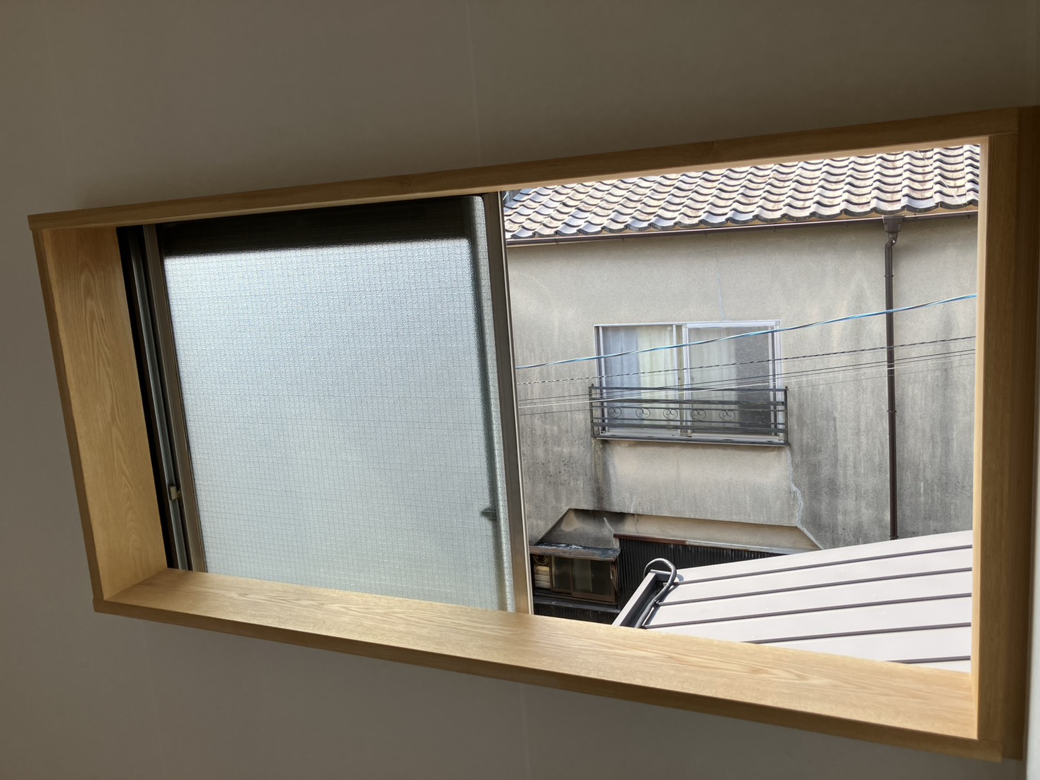 YKKapプラマードU 引き違いオーダー完成品 2枚建て 幅1638㎜高774㎜ 複層 中桟ナシLOWブルー透明 内窓リノベ 二重窓工事【京都市北区】