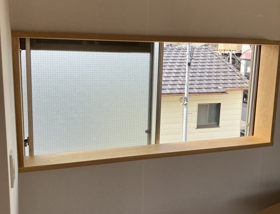 YKKapプラマードU 引き違いオーダー完成品 2枚建て  幅1638㎜高774㎜  複層    中桟ﾅｼLOWブルー透明 内窓リノベ 二重窓工事【京都市北区】