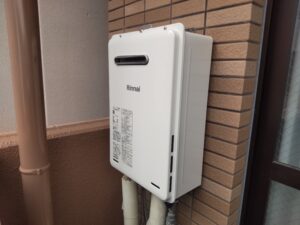 今回は京都市下京区のマンション管理会社様よりガス給湯器交換のご依頼を頂きました😊リンナイ ガス給湯専用 16号 オートストップ付き Rinnai RUX-A1616W(A)-E