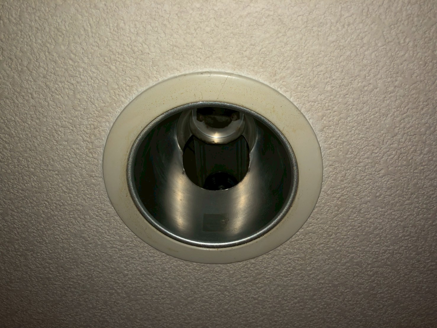 パナソニック ダウンライト100形拡散  電球色 LGD3200LLE1【京都市】