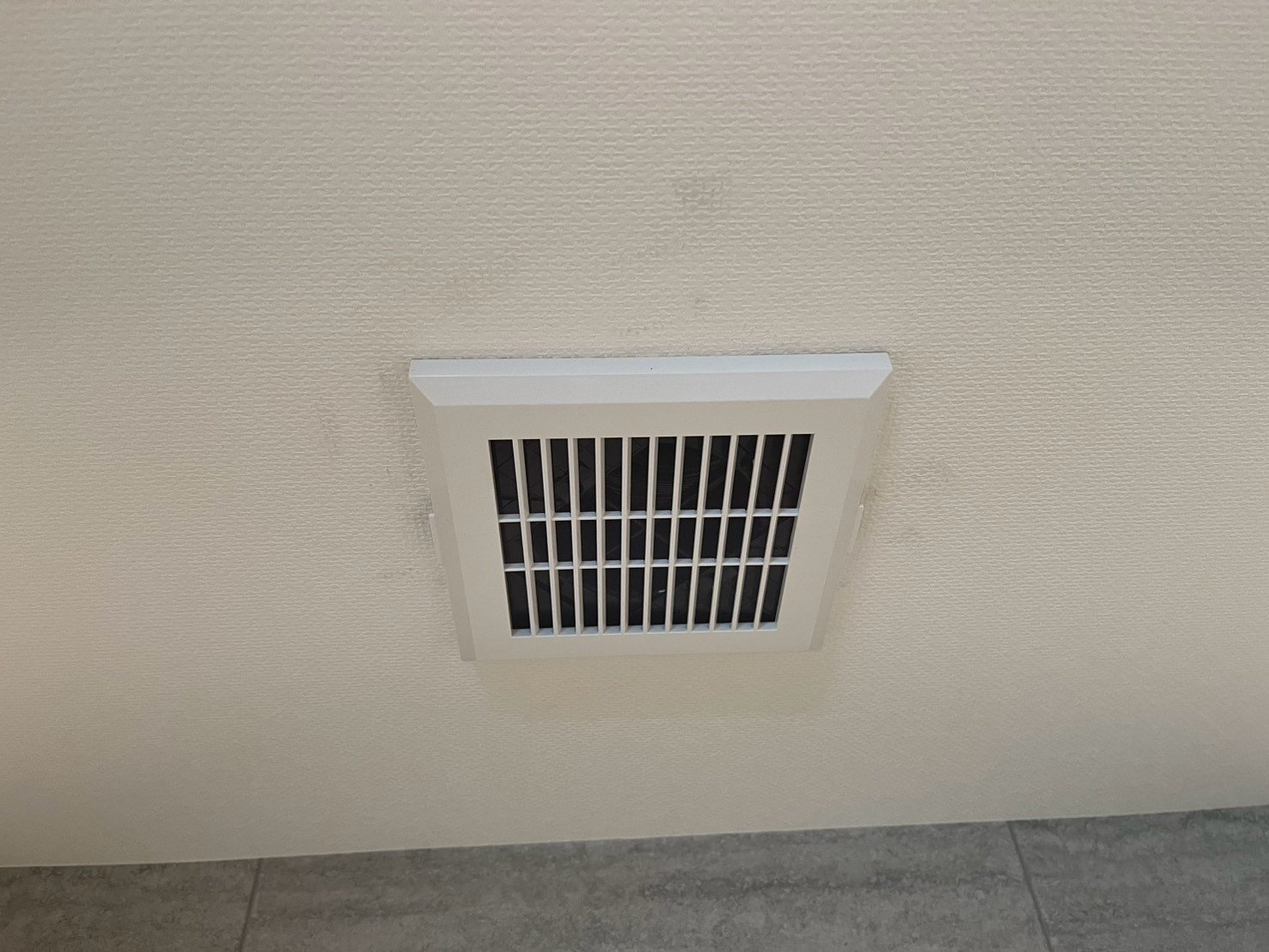 三菱電機　バス乾 [本体]24時間換気機能付換気扇 ＤＣモータータイプ V-143BZLT6　交換工事【京都市下京区の不動産管理会社様より】