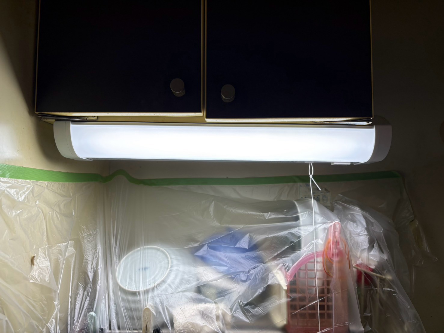 キッチン手元灯交換 流し元灯 オームLED LT-LSL09D-HS【京都市上京区のマンション管理会社様より】
