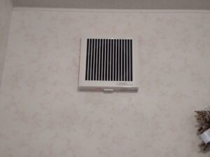 今回は京都市左京区のお客さまよりトイレ換気扇交換のご依頼を頂きました✨三菱電機　換気扇・ロスナイ パイプ用ファン 排気用 V-08P8