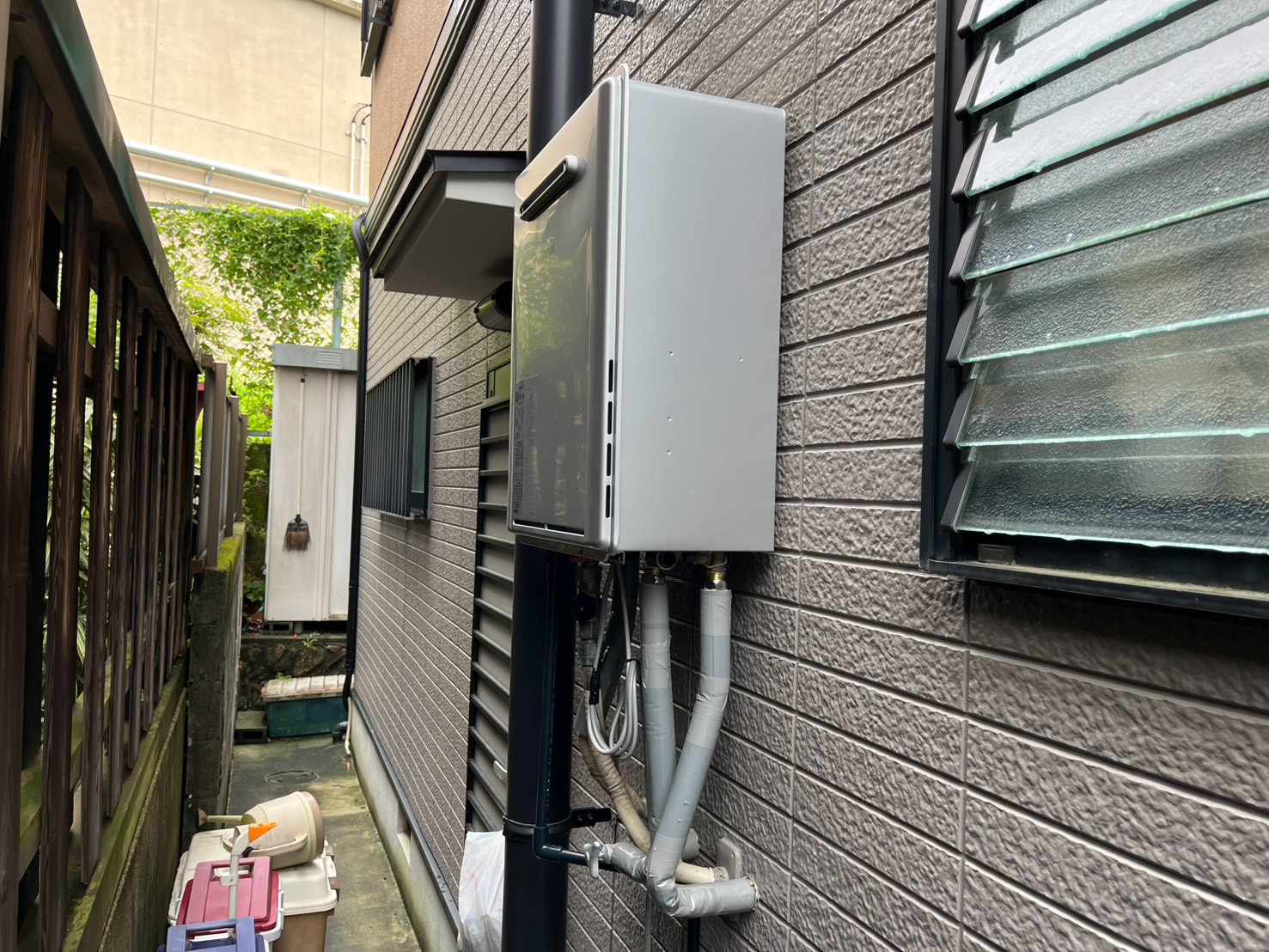 ガス給湯器交換工事リンナイ ガス給湯器 24号  RUF-K24ESAW【京都市左京区】